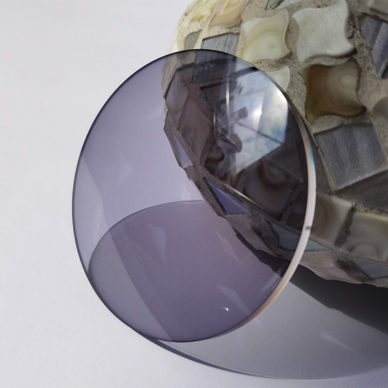 1.67 fotokróm lencse SHMC