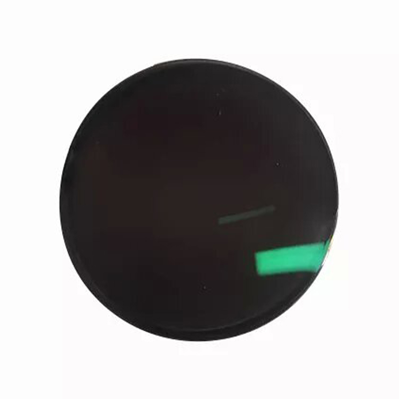 1,56 félkész fotokróm lencse