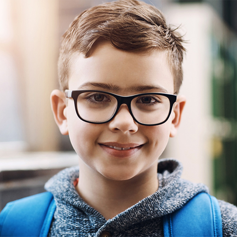 Nyolcszögletű körkörös rövidlátást szabályozó lencse