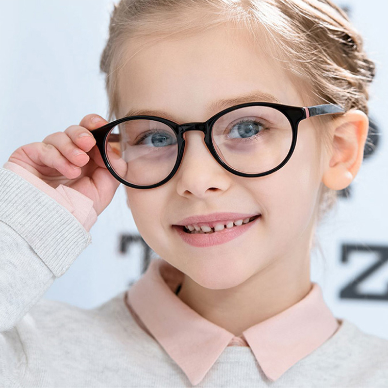 Nyolcszögletű körkörös rövidlátást szabályozó lencse