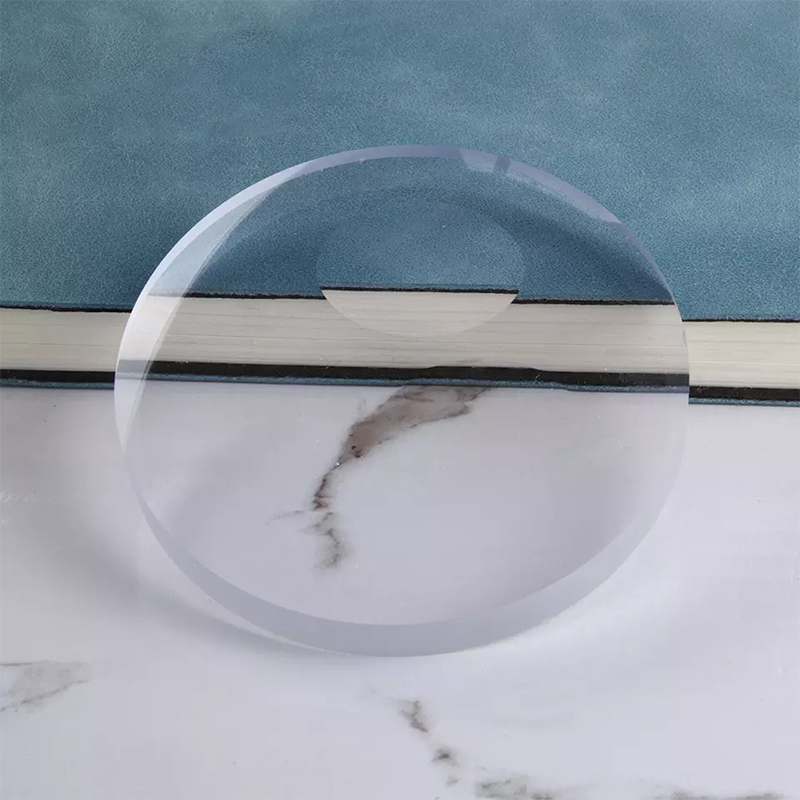 1,56 félkész, kerek tetejű bifokális lencse