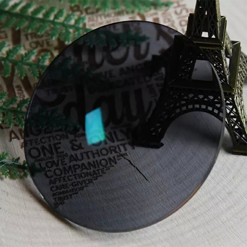 1,60 félkész fotokróm egylátó objektív