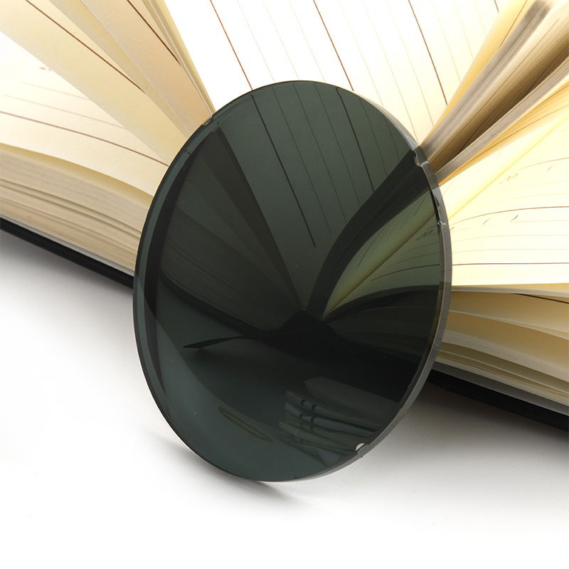 1.499 Polarizált lencsék