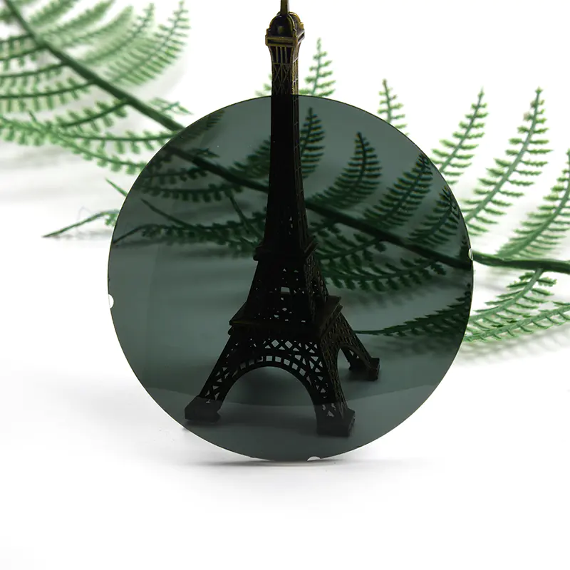 1.56 Polarizált lencse