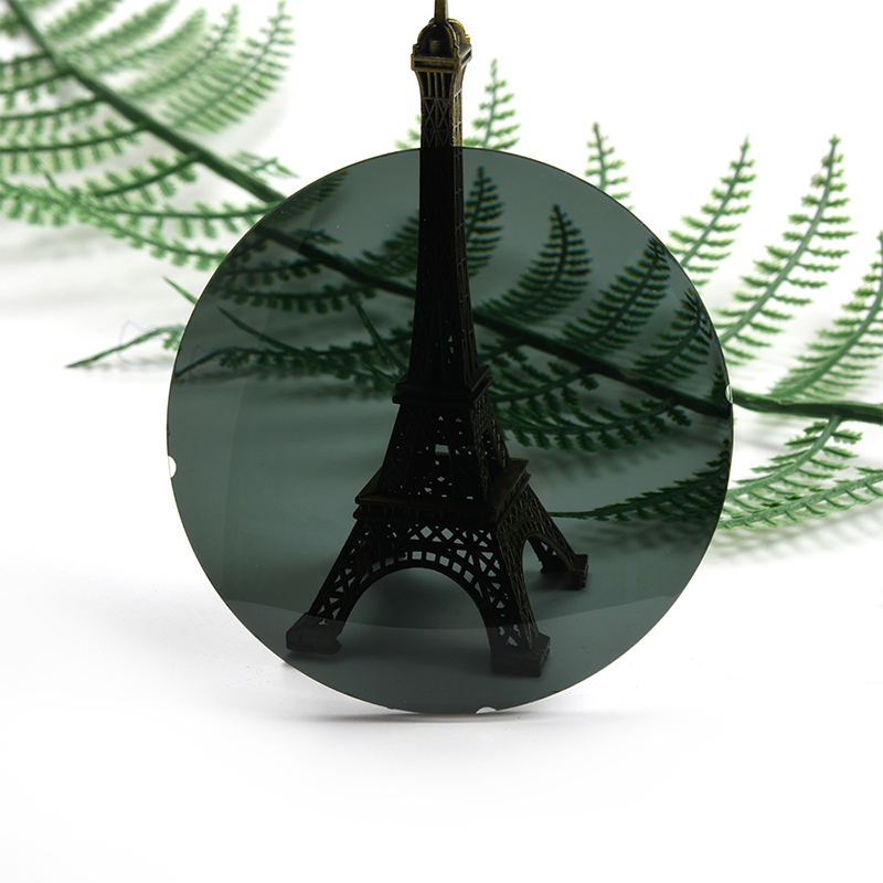 1.56 Polarizált lencse